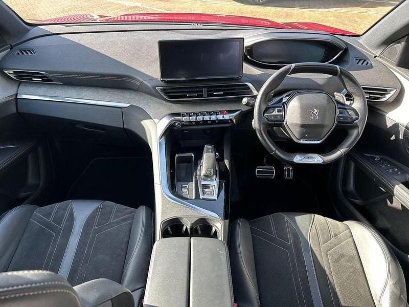 Used Peugeot 5008 GT 175 HP (128 kW) 2021 Red SUV