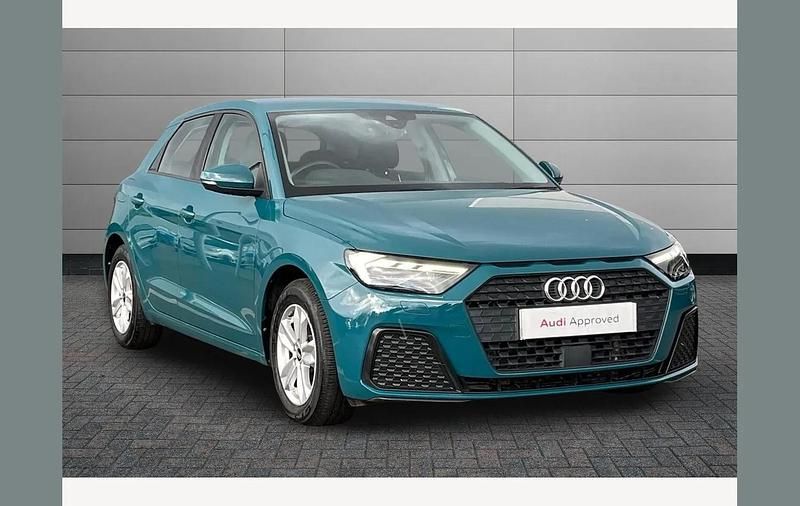 Used Audi A1 Design 95 HP (69 kW) 2021 Green SUV
