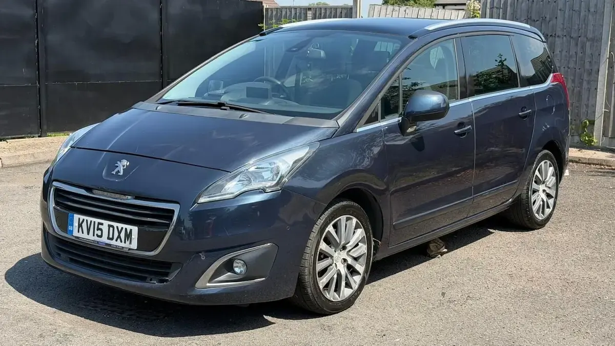 Used Peugeot 5008 Allure 163 HP (119 kW) 2015 Blue MPV