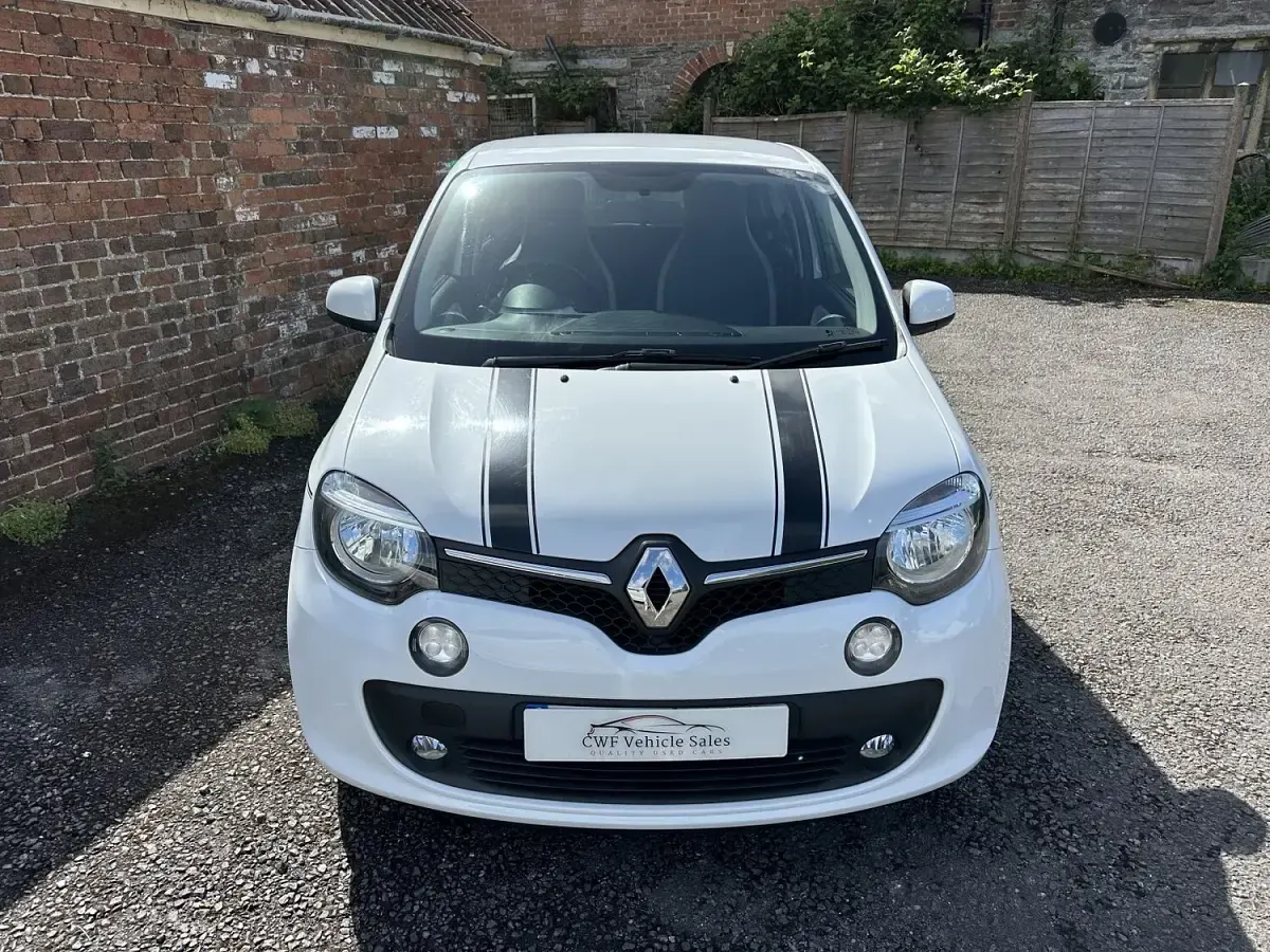 Used Renault Twingo Dynamique 70 HP (51 kW) 2016 White Hatchback