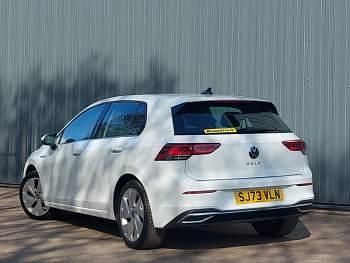 Second-hand VW Golf VIII Style 130 CP (95 kW) 2023 Alb Hatchback