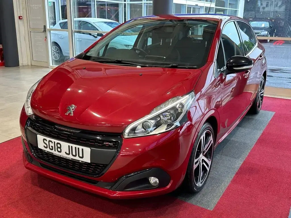Used Peugeot 208 GT-line 110 HP (80 kW) 2018 Red Hatchback