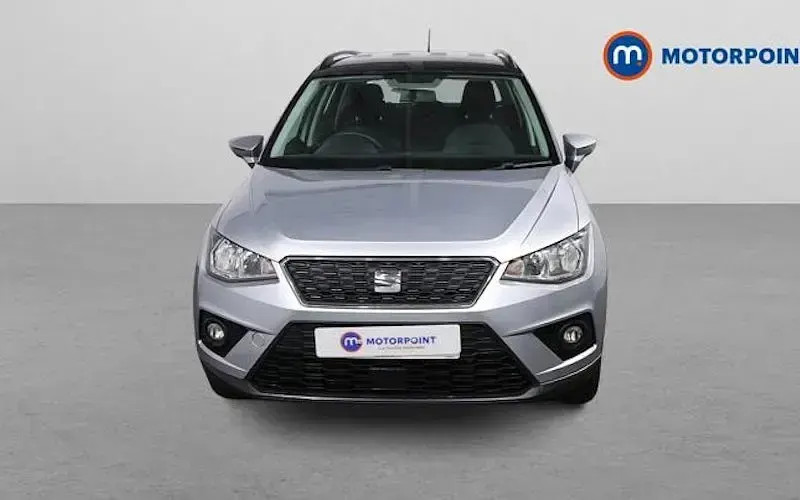 Usado Seat Arona SE Technology 116 CV (85 kW) 2019 Plateado SUV