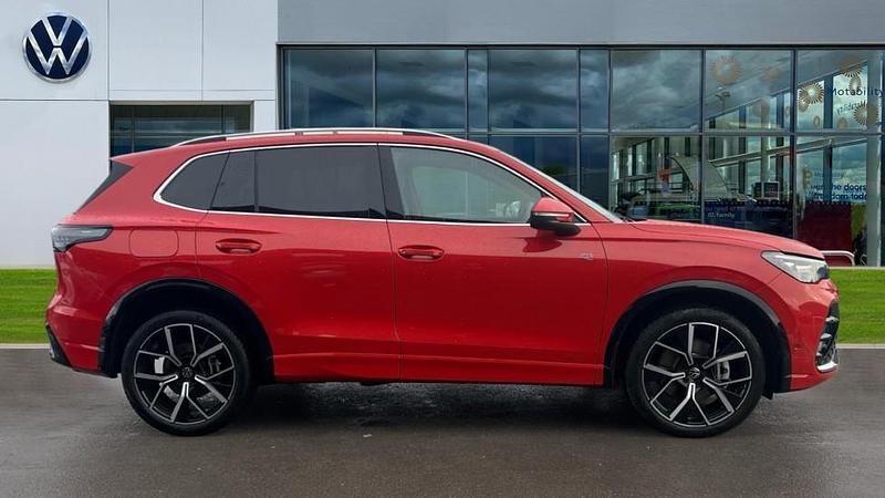 Used VW Tiguan R-line 272 HP (200 kW) 2025 Red SUV