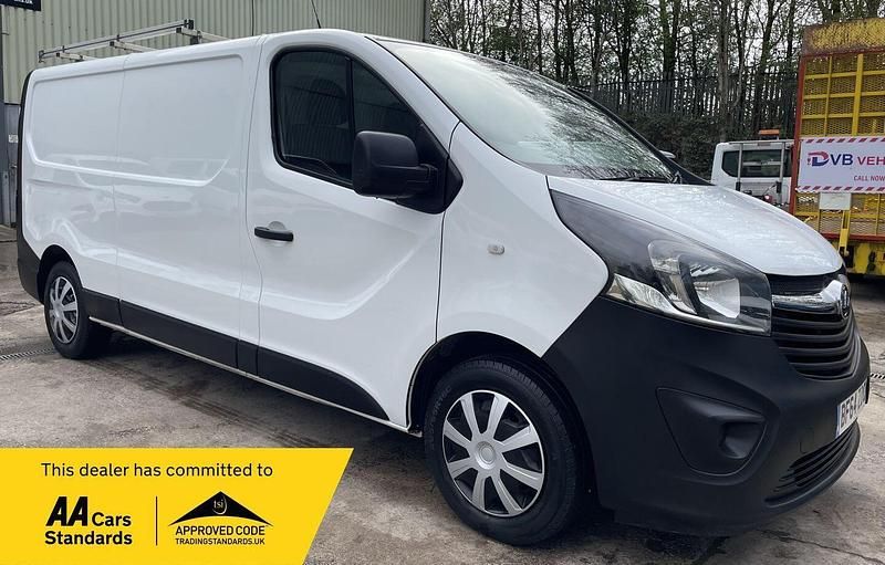 Used Vauxhall Vivaro 90 HP (66 kW) 2014 White MPV
