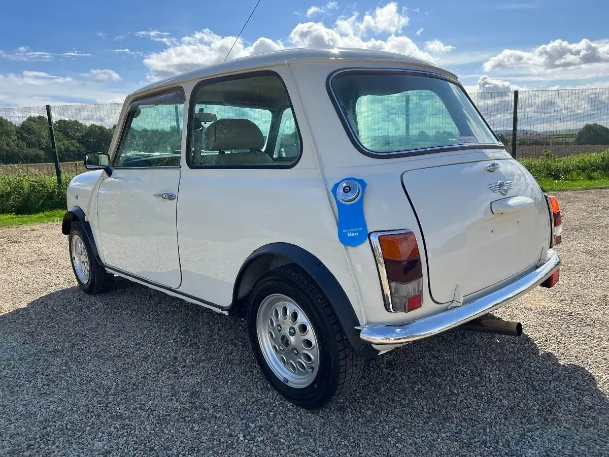 Used Rover Mini 62 HP (45 kW) 1998 White