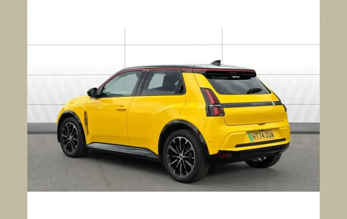 Used Renault R5 Iconic 110 kW (150 HP) 2025 Other Hatchback