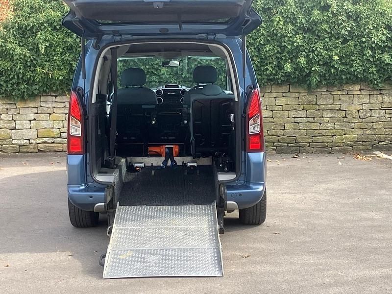 Used Citroën Berlingo 90 HP (66 kW) 2015 Blue MPV