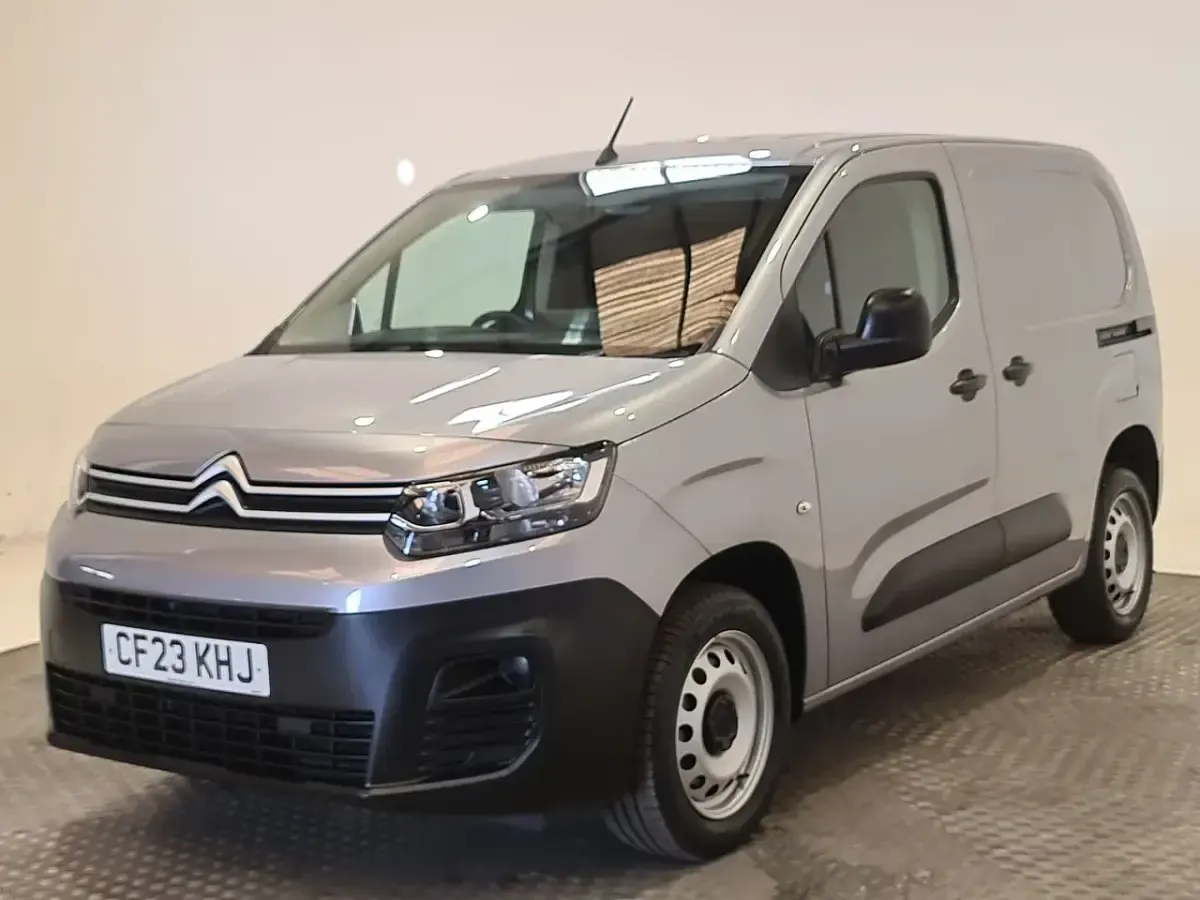 Used Citroën Berlingo 100 HP (73 kW) 2023 Grey MPV