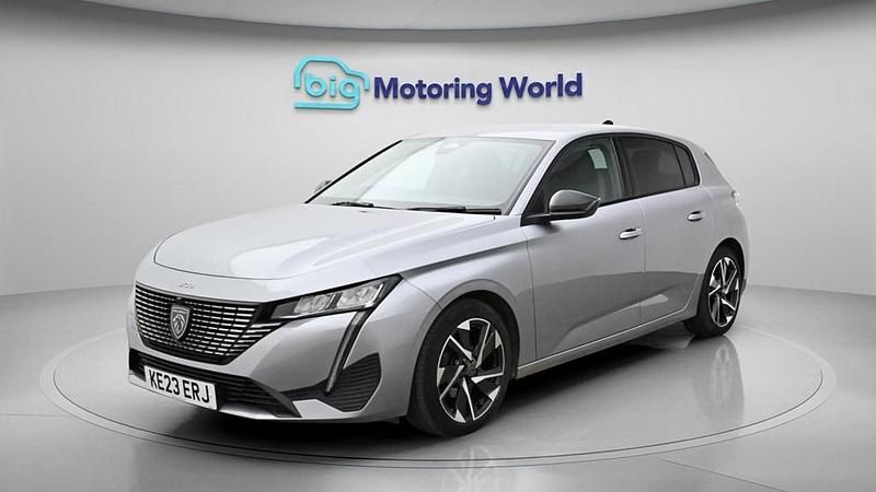 Gebraucht Peugeot 308 Allure Premium 130 PS (95 kW) 2023 Grau Kleinwagen