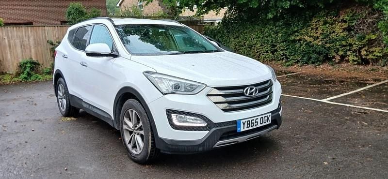 White Used 2015 Hyundai Santa Fe Premium SUV | £7,995 (Fair price) - Image 1/1