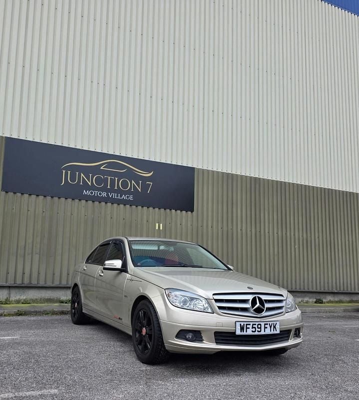 Used Mercedes C180 Executive 156 HP (114 kW) 2009 Beige Sedan