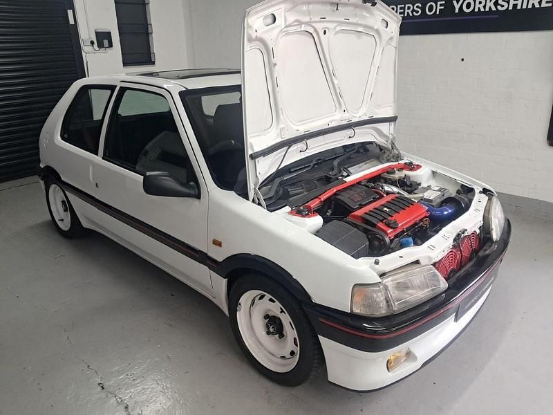 Second-hand Peugeot 106 100 CP (73 kW) 1993 Alb Hatchback