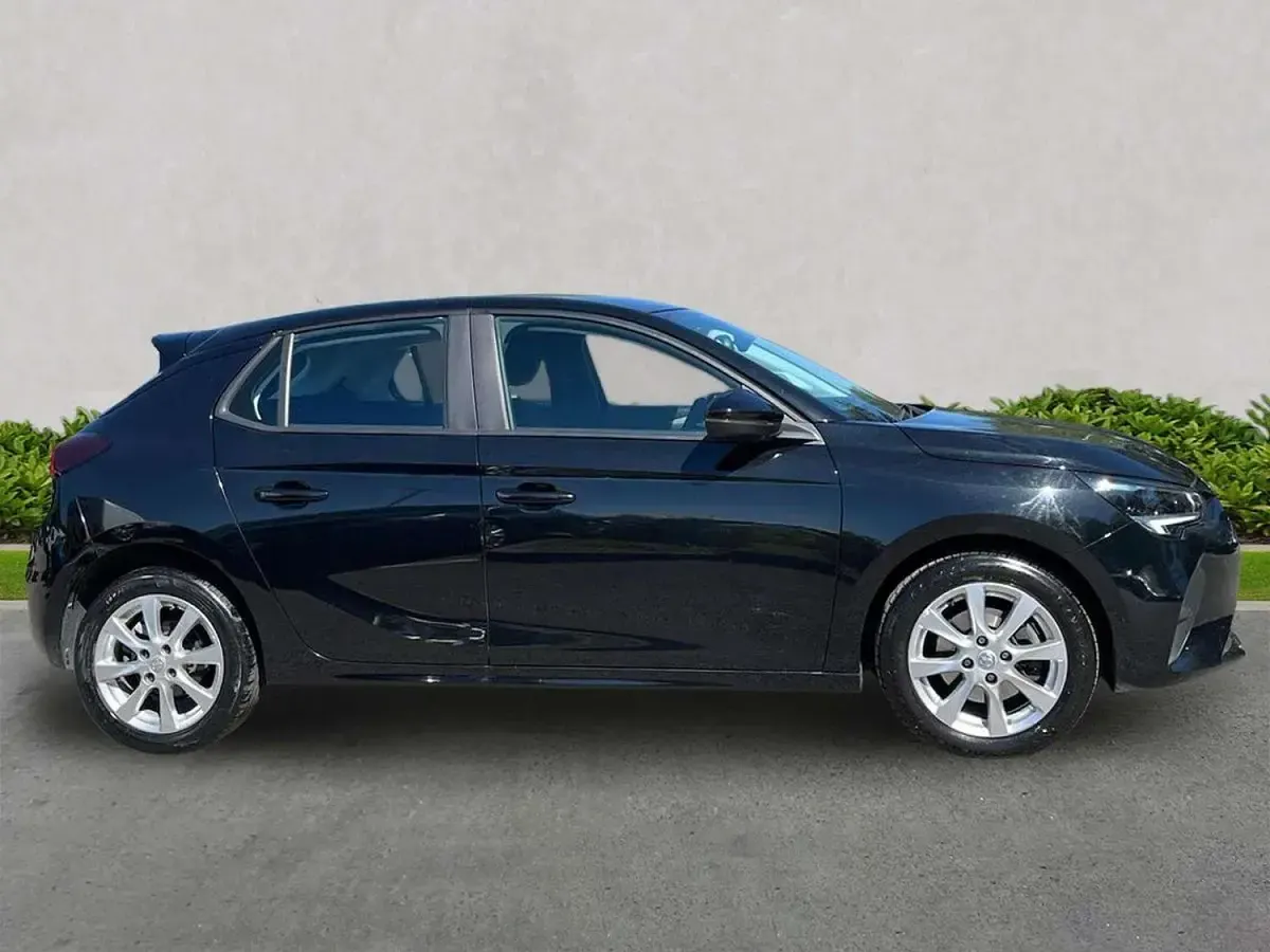 Begagnad Vauxhall Corsa Design Edition 100 HK (73 kW) 2023 Svart Halvkombi