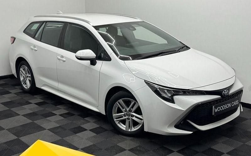 Used Toyota Corolla 140 HP (102 kW) 2022 White Estate