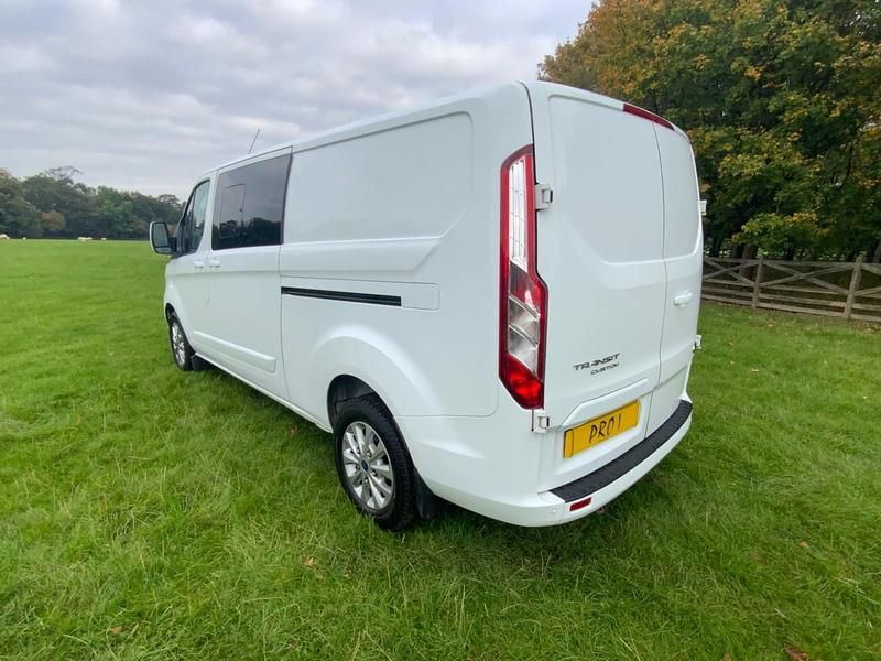 Used Ford Transit Custom Limited 170 HP (125 kW) 2021 White Van
