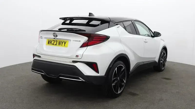 Used Toyota C-HR Sport 122 HP (89 kW) 2023 White SUV
