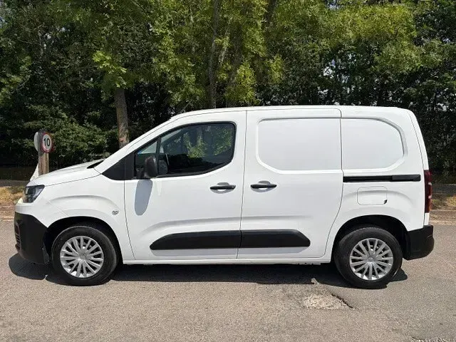 Used Citroën Berlingo Start 2020 White MPV