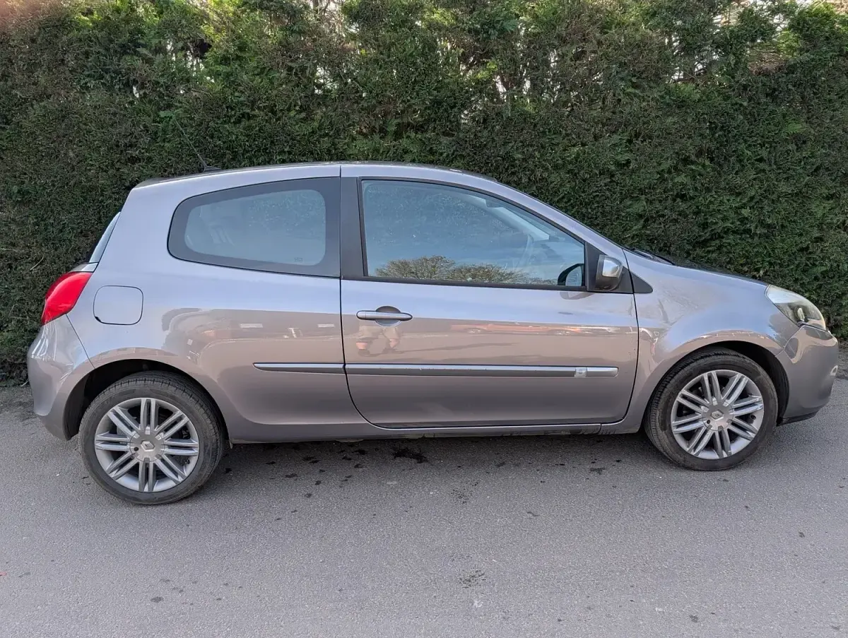 Used Renault Clio IV Dynamique 2012 Grey Hatchback