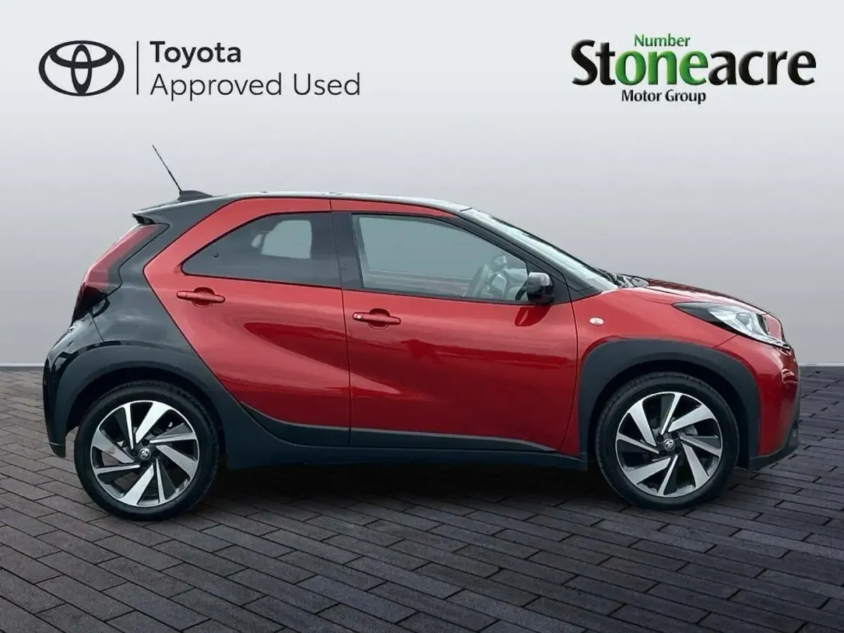 Used Toyota Aygo X 72 HP (52 kW) 2024 Red SUV