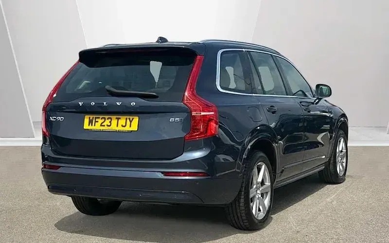 Used Volvo XC90 Core 250 HP (183 kW) 2025 SUV