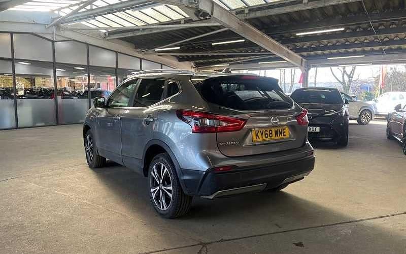 Used Nissan Qashqai N-Connecta 116 HP (85 kW) 2018 Grey SUV