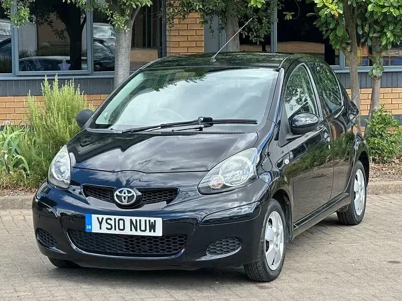 Used Toyota Aygo 68 HP (50 kW) 2010 Black Hatchback