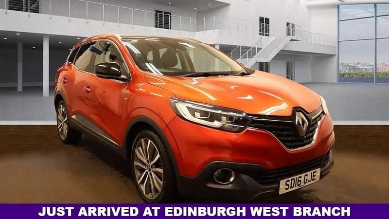 Red Used 2016 Renault Kadjar Signature SUV | £7,995 (Fair price) - Image 1/4