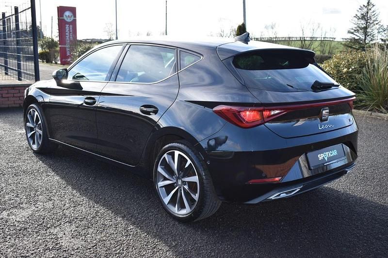 Used Seat Leon FR Sport 130 HP (95 kW) 2022 Black Hatchback