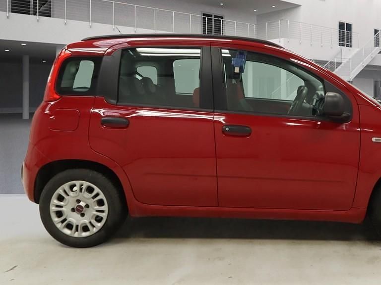 Used Fiat Panda Easy 85 HP (62 kW) 2014 Red Hatchback
