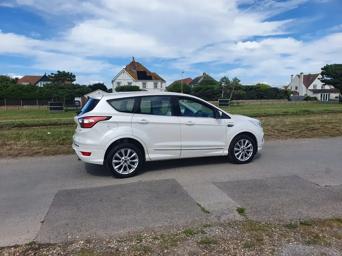 Used Ford Kuga Vignale 182 HP (133 kW) 2018 Pearlescent white SUV