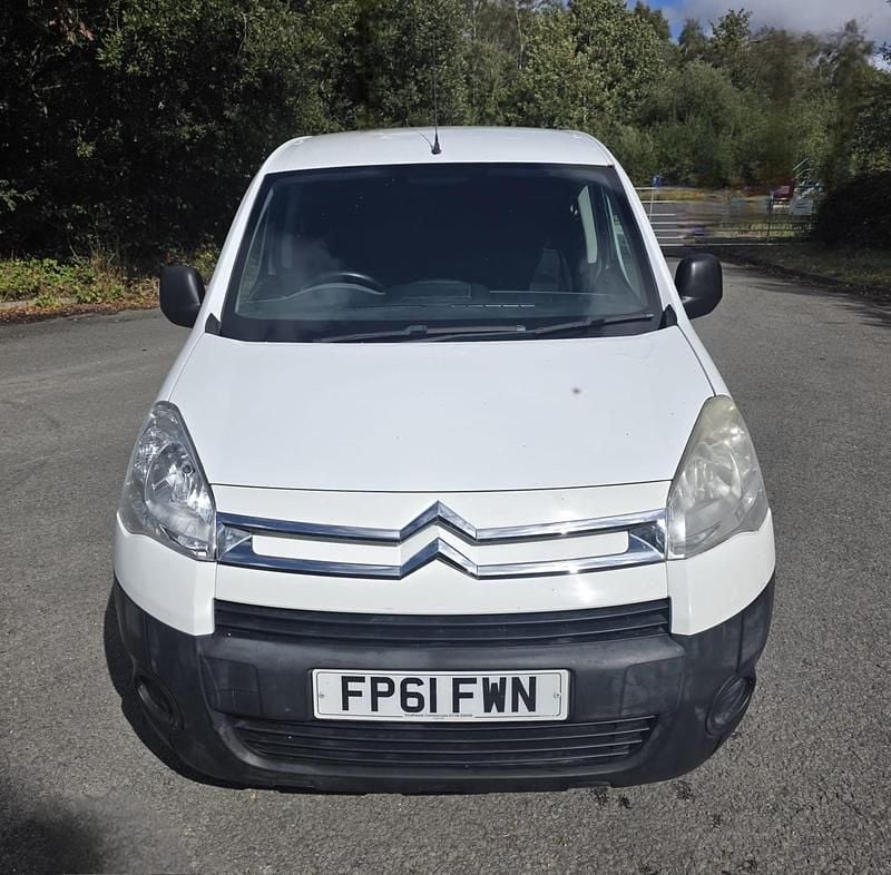 Used Citroën Berlingo 75 HP (55 kW) 2011 White MPV