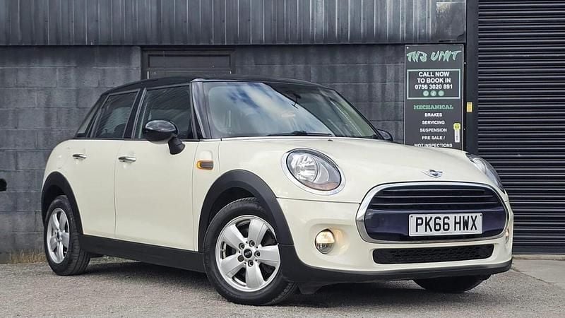 Used Mini Cooper Hatch 2016 White Hatchback