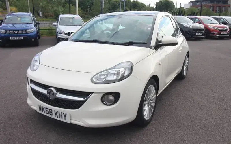 Usado Vauxhall Adam Glam 87 HP (63 kW) 2018 Branco Citadino