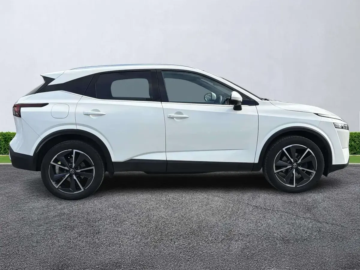 Used Nissan Qashqai Tekna 158 HP (116 kW) 2022 White SUV