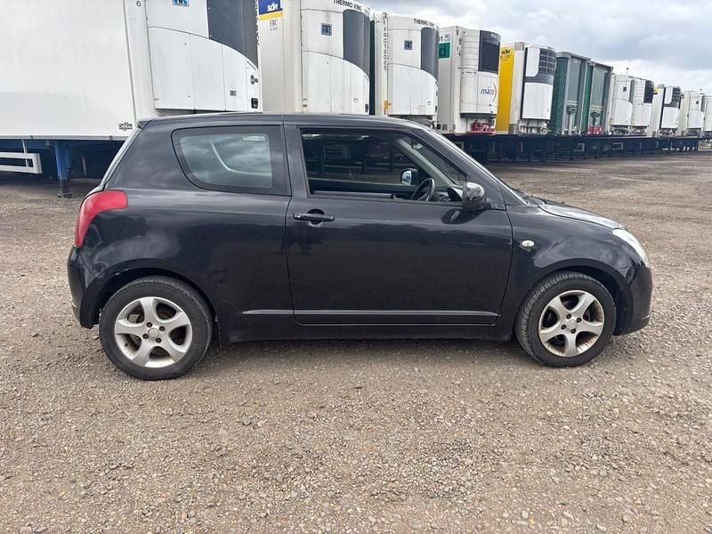 Used Suzuki Swift GLX 2006 Black Hatchback