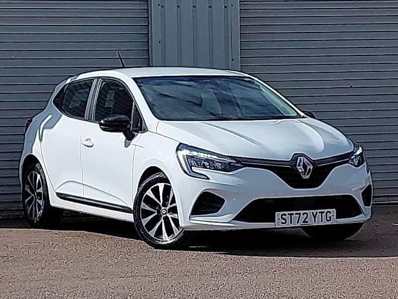 Used Renault Clio V Evolution 90 HP (66 kW) 2023 White Hatchback