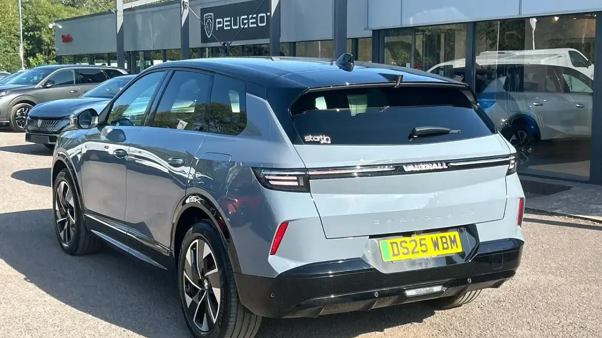 Used Vauxhall Grandland 154 kW (210 HP) 2025 Grey SUV