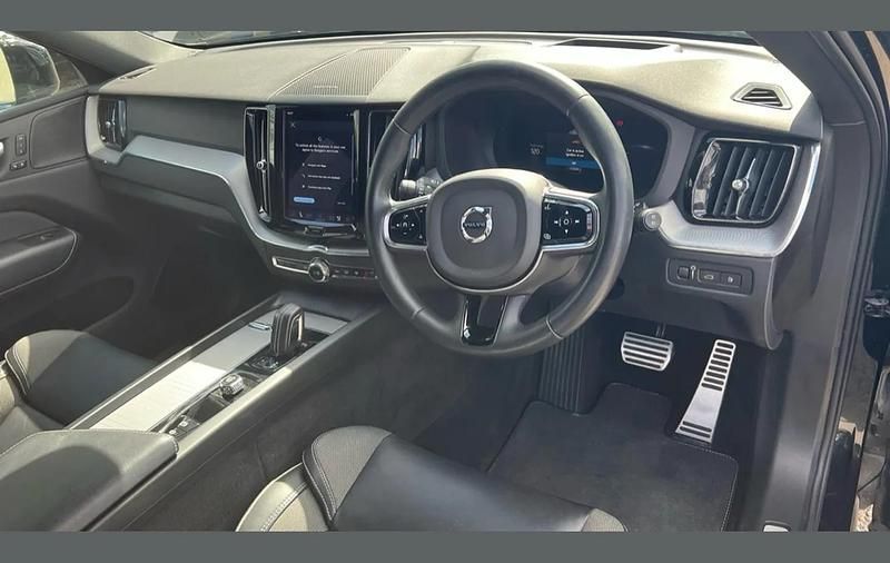 Used Volvo XC60 R-Design Pro 455 HP (334 kW) 2021 Black SUV