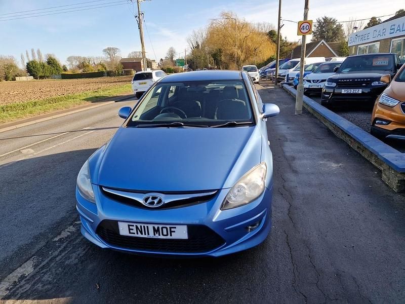 Used Hyundai i30 Comfort 115 HP (84 kW) 2011 Blue Hatchback