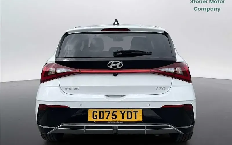 Used Hyundai i20 Blackline 90 HP (66 kW) 2026 White Hatchback