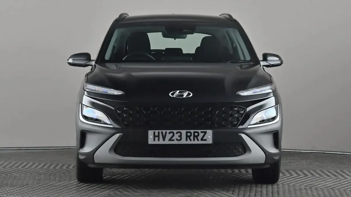 Gebraucht Hyundai Kona SE 120 PS (88 kW) 2023 Schwarz SUV