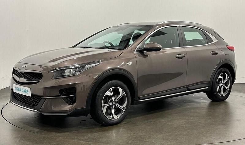 Used Kia XCeed Play 118 HP (86 kW) 2020 Brown SUV