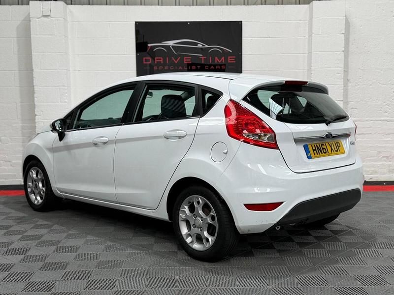 Used Ford Fiesta Zetec 2012 White Hatchback
