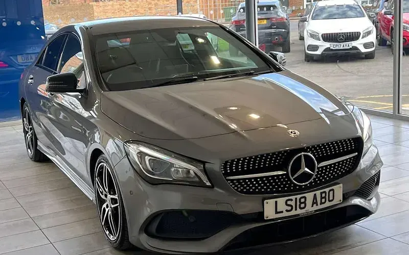 Usado Mercedes CLA220 AMG line 177 HP (130 kW) 2017 Sedan
