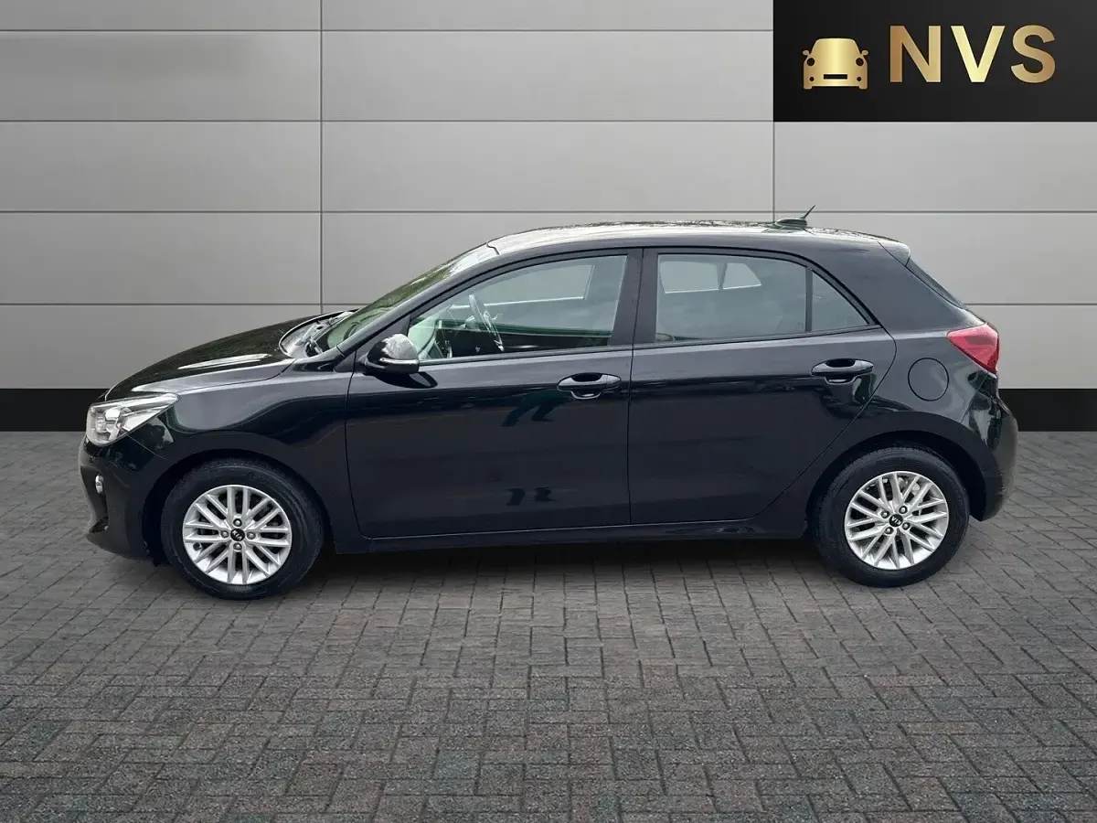 Used Kia Rio 99 HP (72 kW) 2017 Black Hatchback