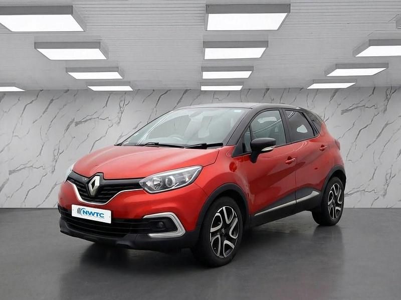 Used Renault Captur Iconic 90 HP (66 kW) 2019 Red/black SUV