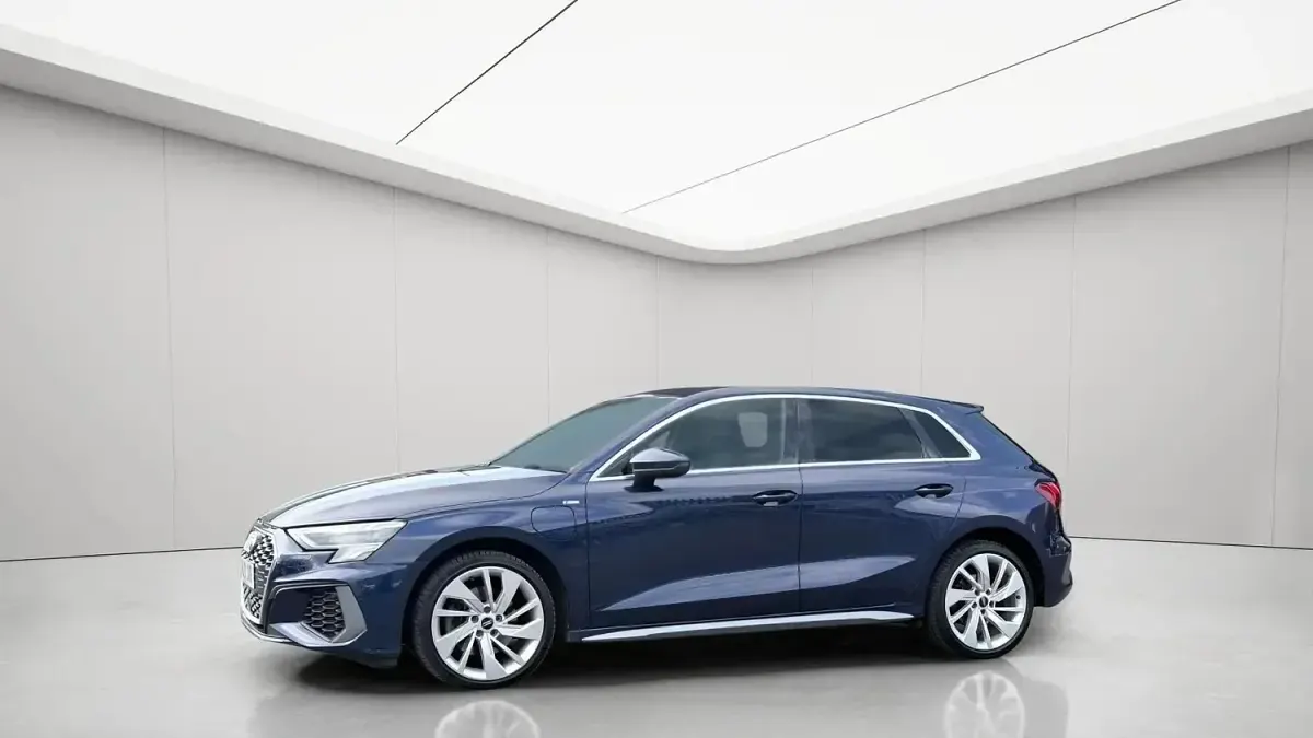 Used Audi A3 e-tron S-Line 2021 Blue Hatchback