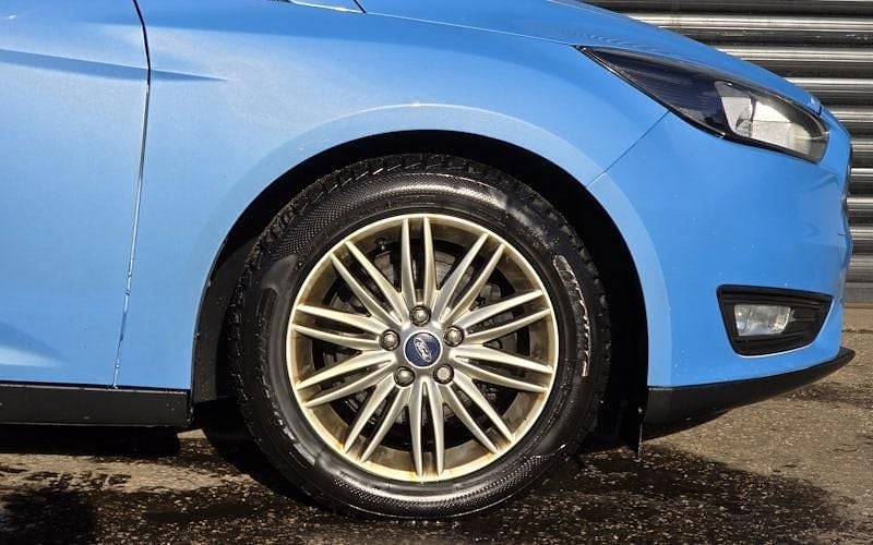 Used Ford Focus Zetec 125 HP (91 kW) 2017 Hatchback