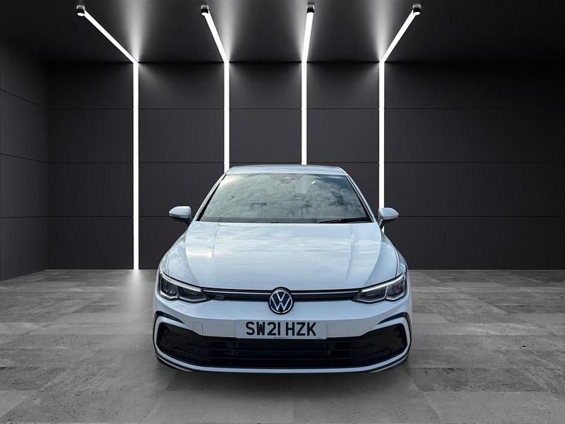 Used VW Golf VII R-line 130 HP (95 kW) 2021 White Hatchback